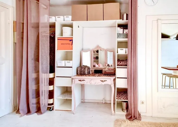 - Little With Sunny Terrace Appartement *